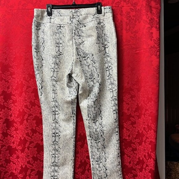 Boston Proper Shimmer Snake Print Five Pocket Pant - Off White- Size 12 - NWT - Picture 4 of 11